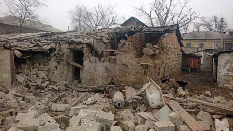 Damage in Hirnyk of Donetsk region as result of shelling