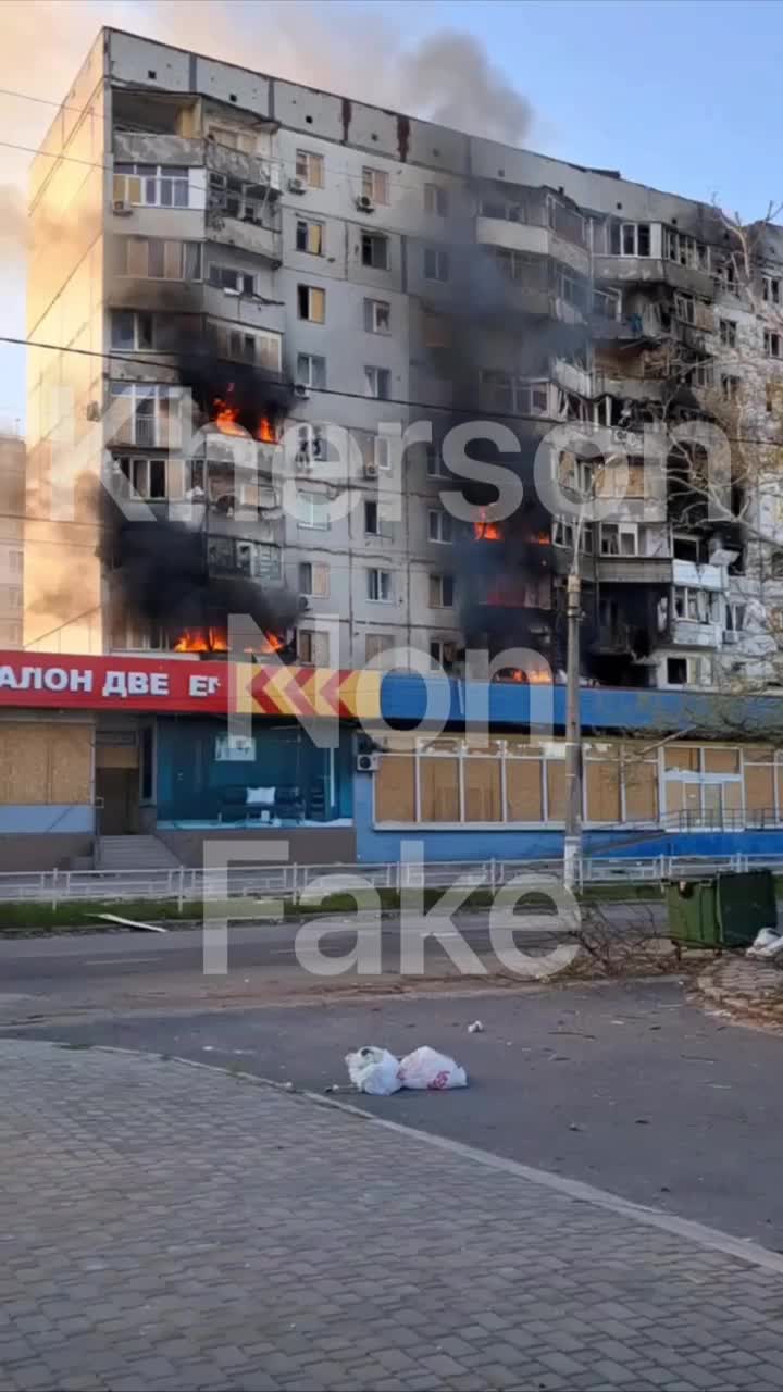 Drones have targeted residential house in Dniprovsky district of Kherson at 17:55 causing fire. Several drones are still flying in the area