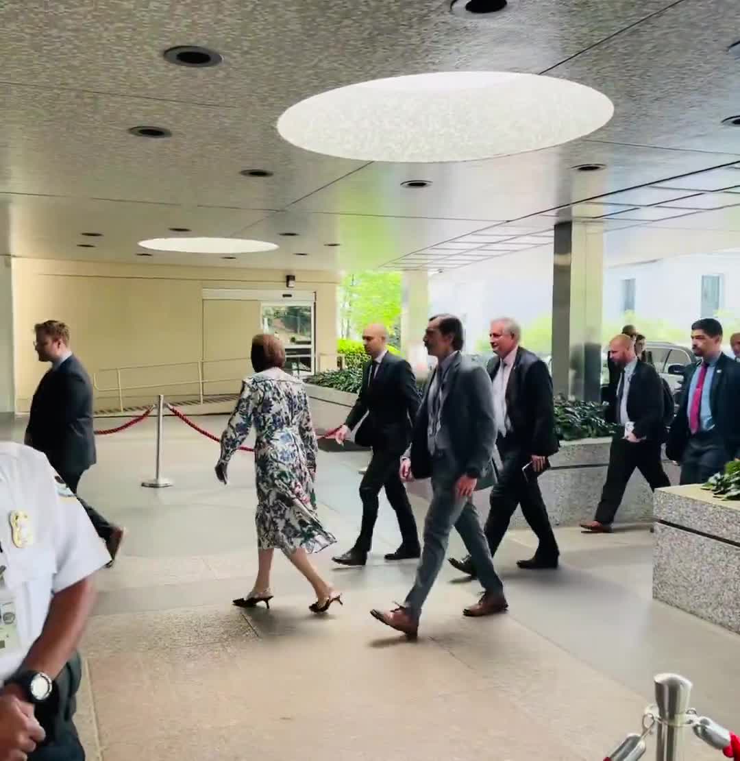 French Foreign Minister @jnbarrot arrives at the State Department for a meeting with Rubio. Ukraine is on top of the agenda