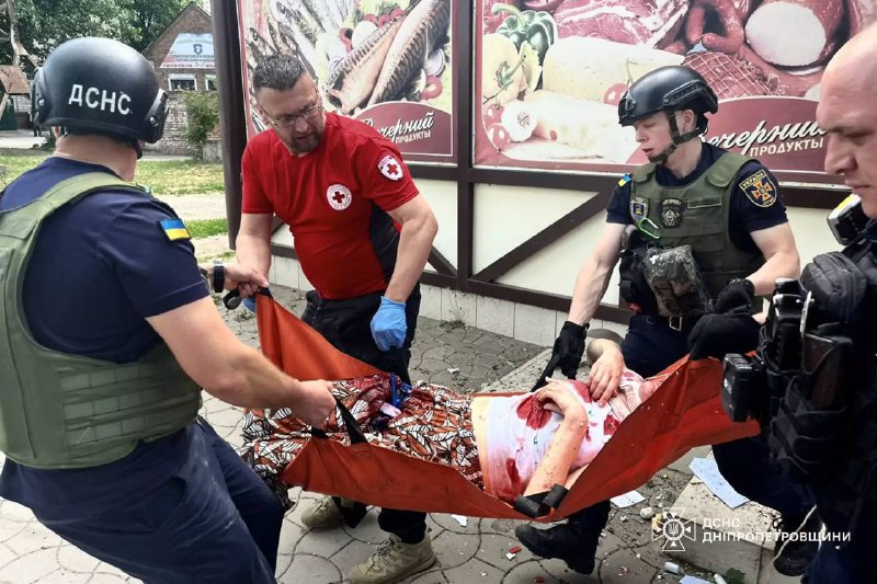 4 people wounded as result of the Russian attack against a grocery in Nikopol