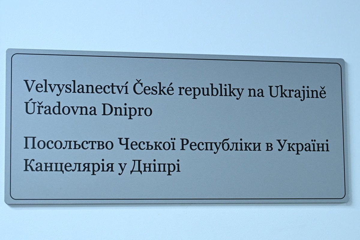 Jan Lipavsky: Czechia is not afraid of Putin. Today I officially opened our diplomatic office in Dnipro, managed by our Embassy in Kyiv. We are the first country with a diplomatic presence in eastern Ukraine