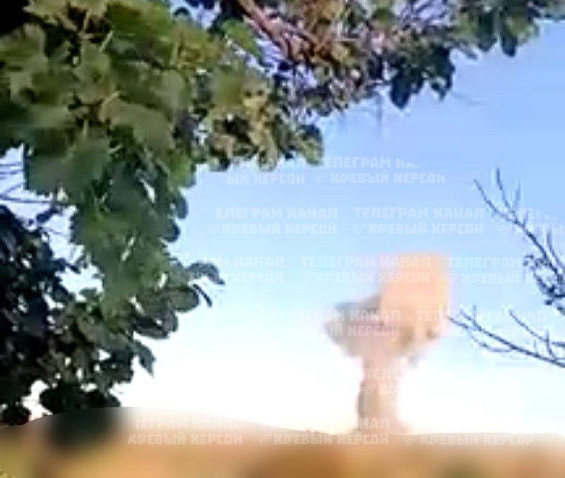 Airstrike with glide bomb reported in Kherson