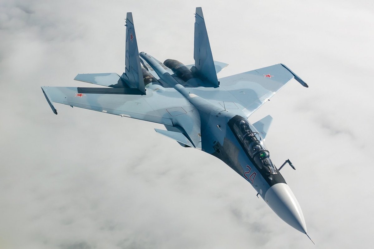 Russian sources confirm the loss of a Su-30SM. They say that the jet crashed while hunting drones. After firing a missile, a fire broke out onboard; the crew ejected safely. A state commission is “investigating.”
