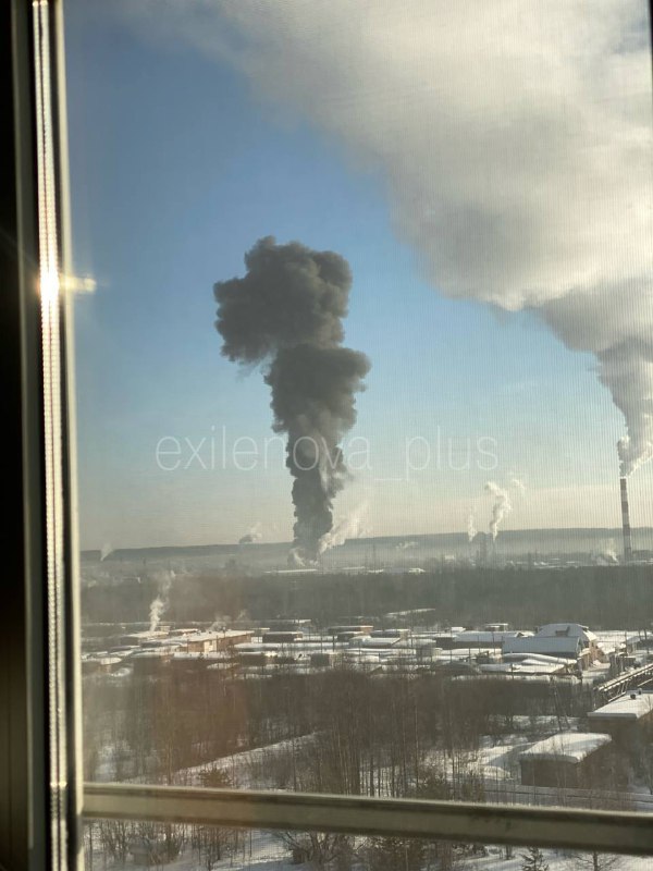 Explosions were reported at the Lukoil oil refinery in Ukhta