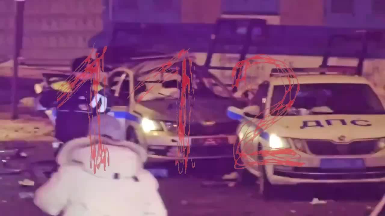 Policeman killed, 2 wounded as result of the blast of unknown device, triggered by a man at Savelovskiy railway station in Moscow. Bomber killed as well. Russian FSB blames Ukraine