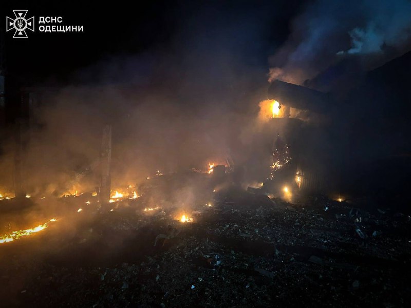 As a result of the night attack in the south of the Odesa region, energy power, industrial and port infrastructure facilities were damaged, the regional administration reported. The territories of enterprises and some equipment were damaged. Fires broke out in the areas, which were quickly extinguished by rescuers. There were no deaths or injuries. Power outages are observed in some settlements