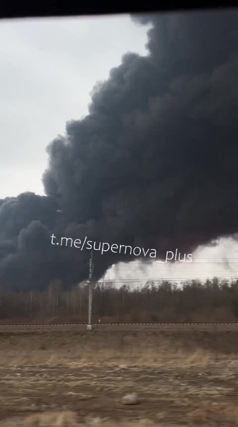 Fire at the fuel reservoirs at Ust-Luga port