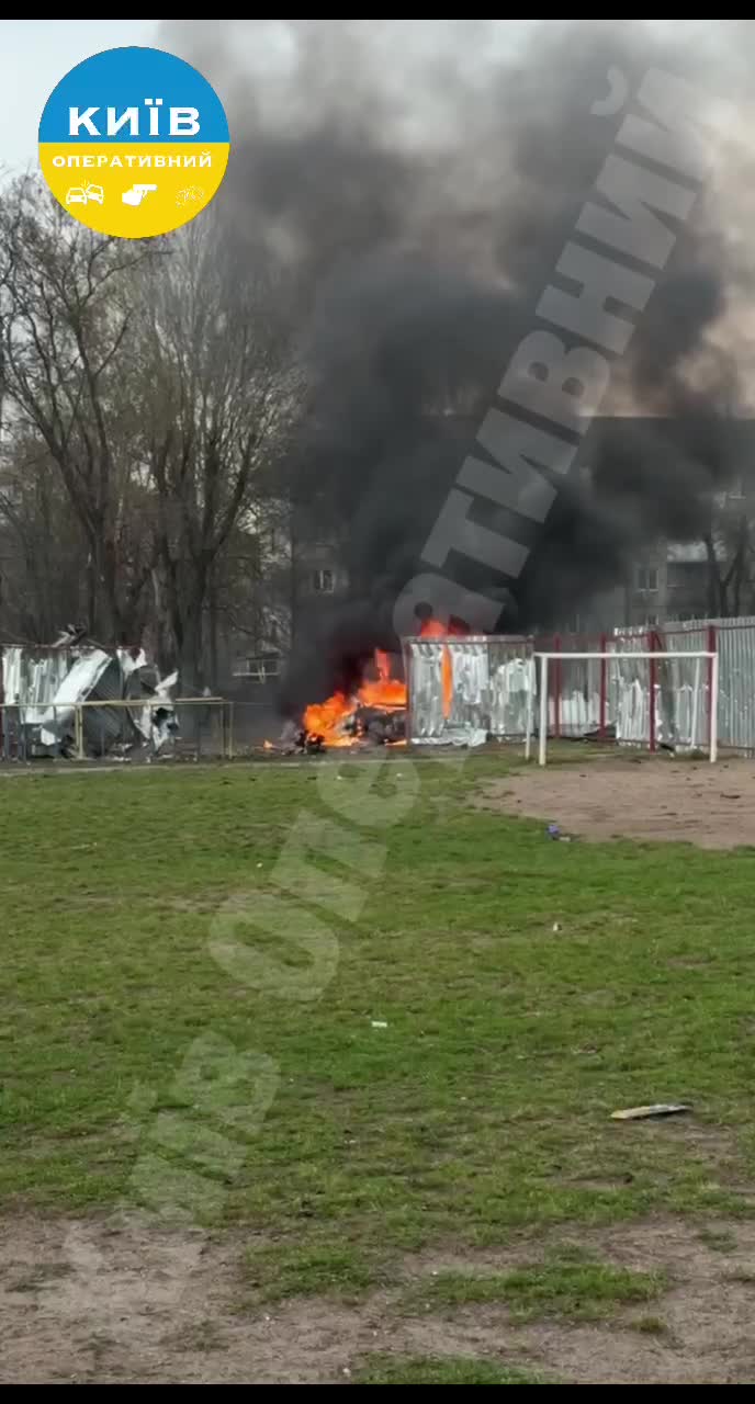 Беспилотник попал в жилой район рядом со школой в Вышневе.