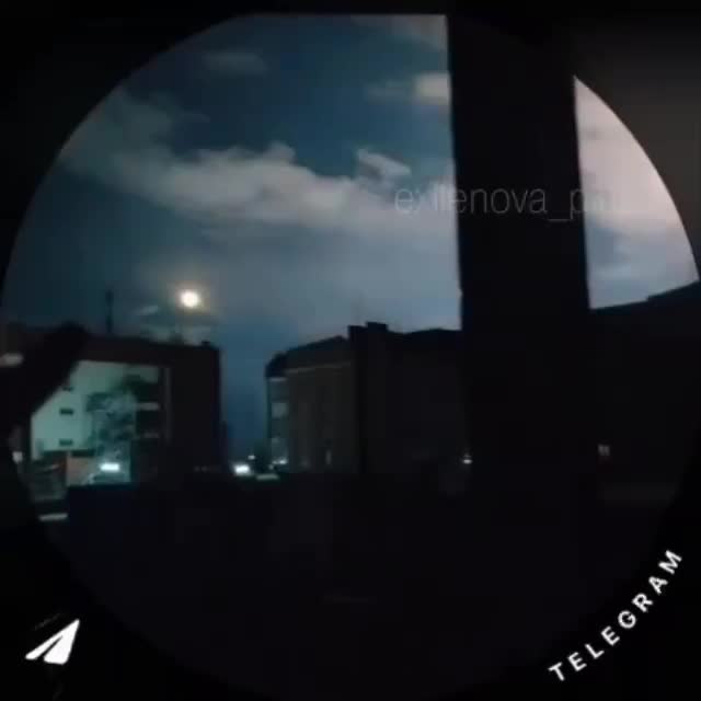 В Кстово Нижегородской области с помощью беспилотников были атакованы несколько промышленных предприятий.