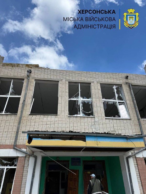 Cuatro personas resultaron heridas como consecuencia de un bombardeo en Stepativka, en la región de Jersón.