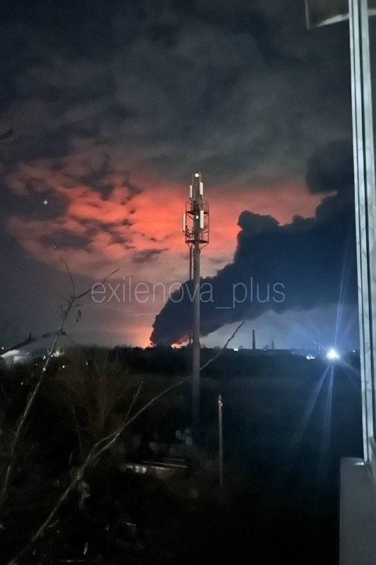 وردت أنباء عن وقوع انفجارات وحرائق في غوكوفو بمنطقة روستوف بعد غارات جوية بطائرات مسيرة