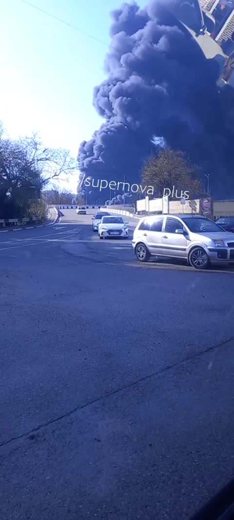 Un autre réservoir de carburant a explosé à Tuapse.