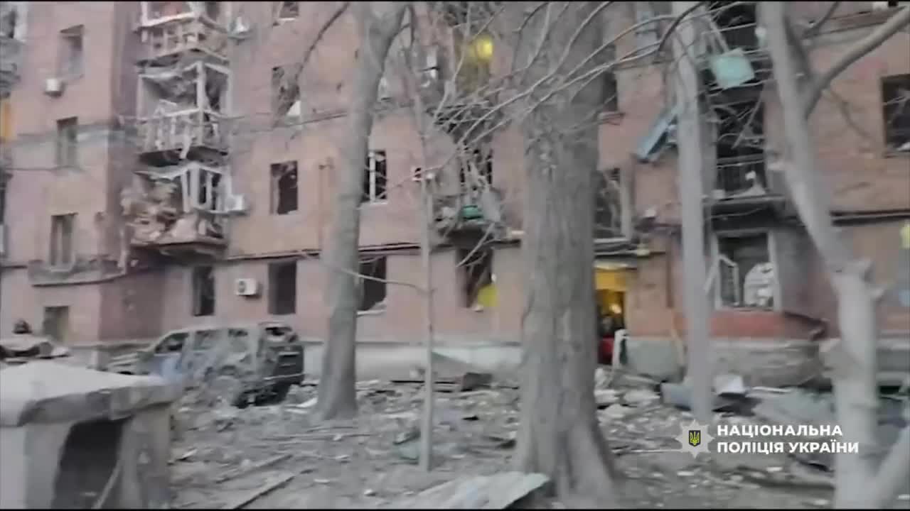 Bei einem russischen Angriff in der Stadt Dnipro wurden zwei Menschen getötet und 22 verletzt.