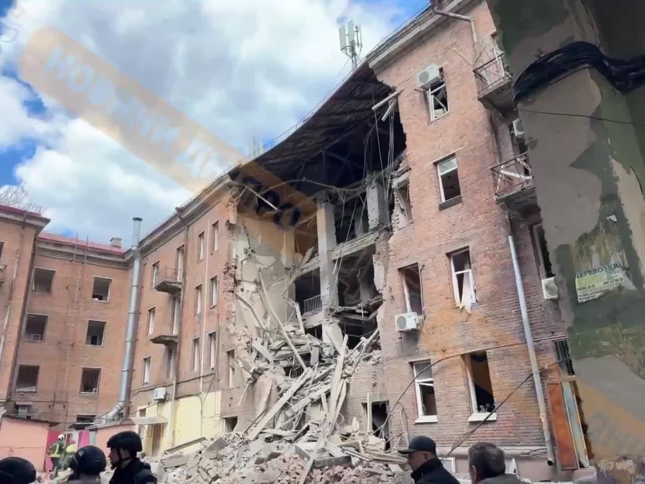 Bei einem neuen Drohnenangriff in der Stadt Dnipro wurde eine Person getötet und mindestens sieben weitere verletzt.