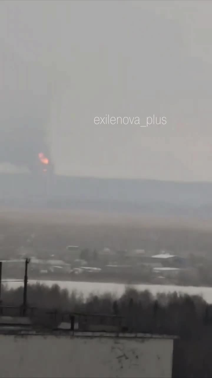 Беспилотники атаковали топливную инфраструктуру в Пермском крае России.