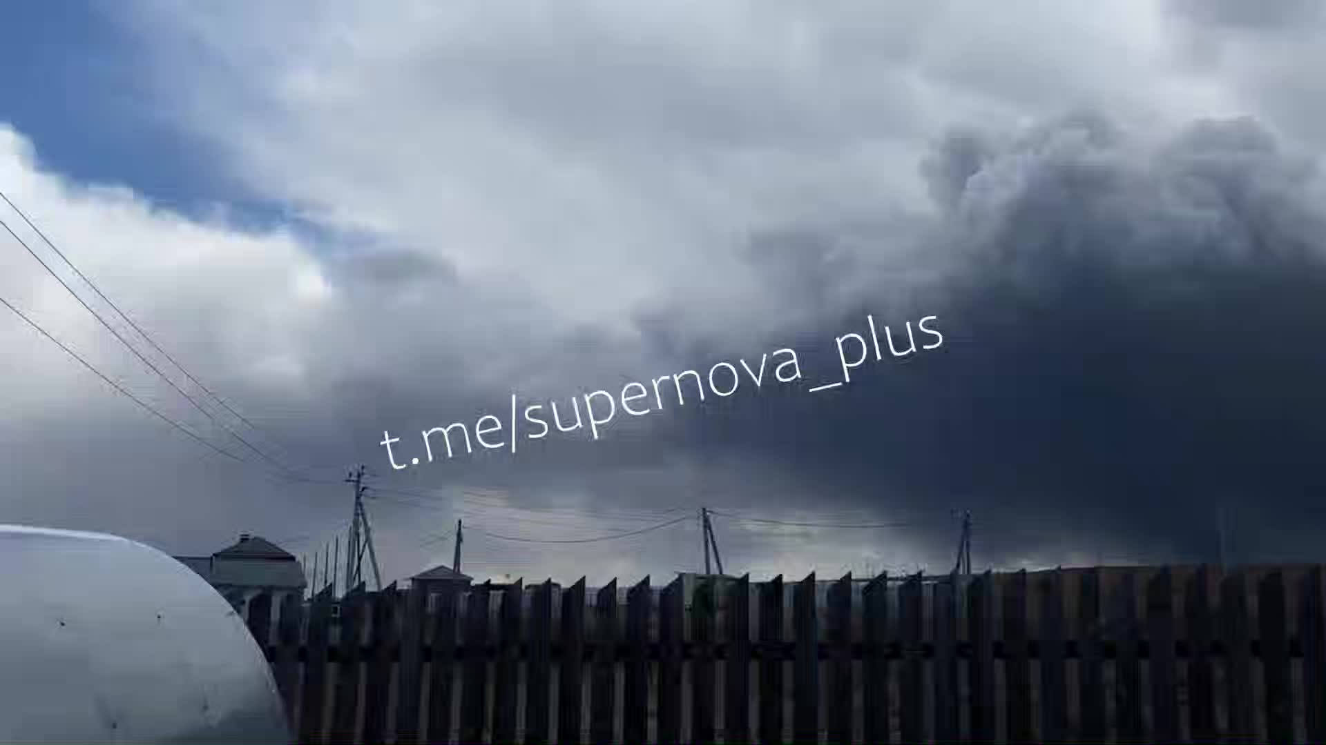 Густой дым и дождь с частицами нефти в Перми после рейда беспилотников