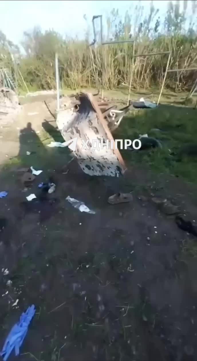 Quatre personnes ont été tuées lors d'une frappe aérienne dans la localité de Dubovyky, dans le district de Synelnykove.
