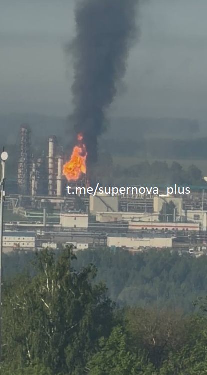 İnsansız hava araçları, Nizhny Novgorod bölgesindeki Kstovo'da bulunan Lukoil petrol rafinerisine saldırdı.