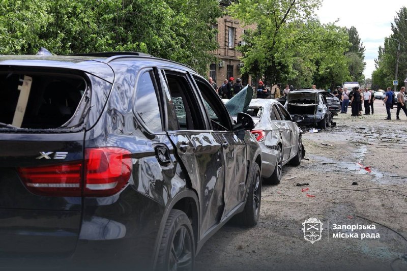 Rusya'nın Zaporijya'ya düzenlediği saldırı sonucu 3 kişi yaralandı.