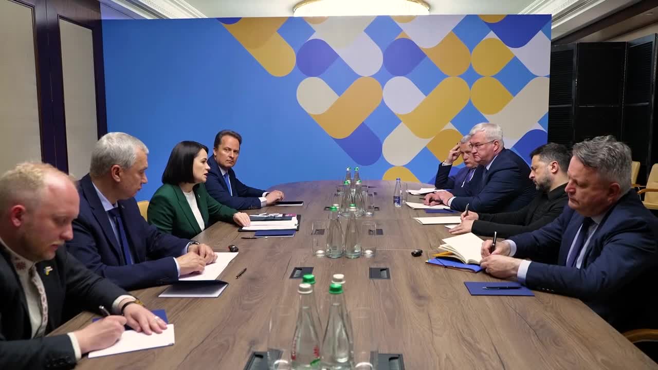 Zelenskyy, Belarus muhalefet lideri Svitlana Tikhanovskaya ile görüştü