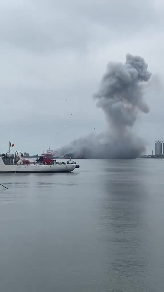 Im Hafen von Constanța, in der Nähe des Kais des Ölterminals, explodierte eine Drohne.
