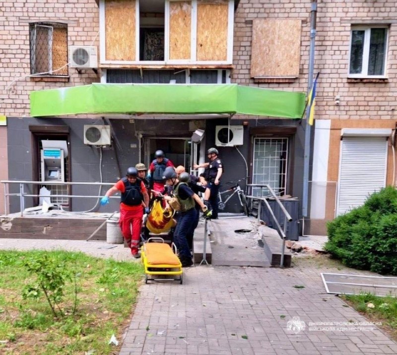 Bei russischen Angriffen in Nikopol wurde ein Mensch getötet und vier weitere verletzt.