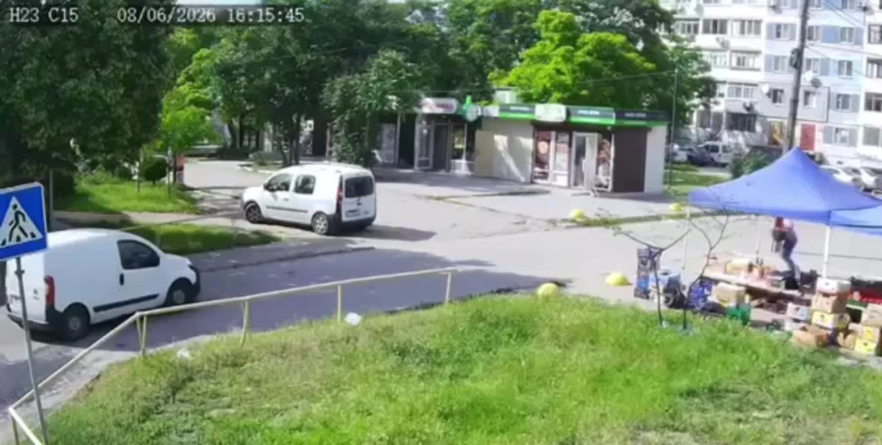 Bei einem russischen Drohnenangriff in Saporischschja wurden mindestens zwei Menschen getötet und 15 verletzt.