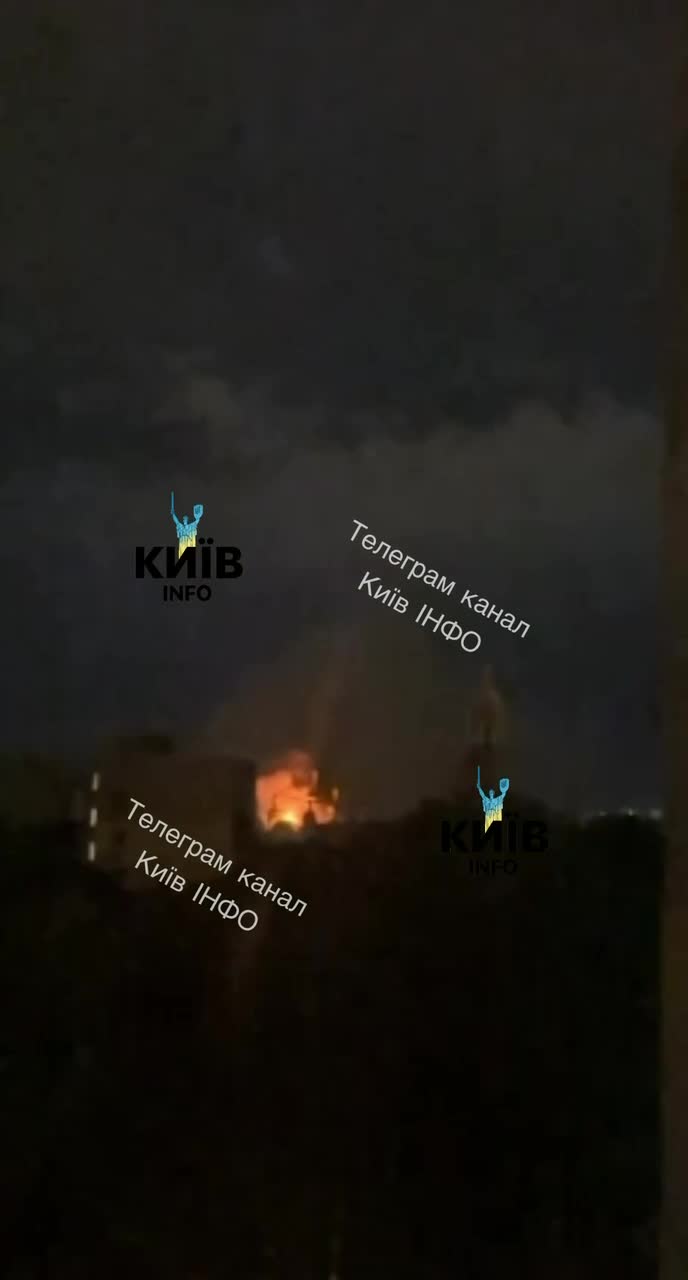 Incendio en la catedral de Uspenskiy en Kyiv-Pechersk Lavra tras un ataque con drones rusos.
